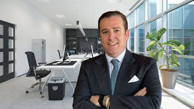 Un experto en inversión habla claro: “Con 25 años no hay que vivir la vida. Es más, con 25 años lo que eres es un pringado. Hay que esforzarse y empezar ahorrando poco a poco para hacerte un colchón de emergencia”