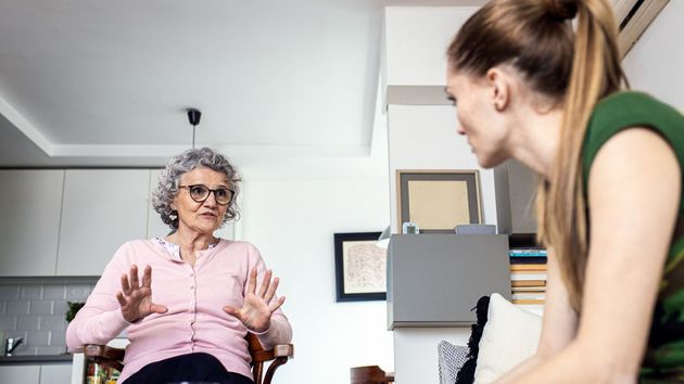 Una hija reclama a su madrastra añadir un local a la herencia de su padre para aumentar su legítima: la justicia se lo niega porque no estaba a su nombre