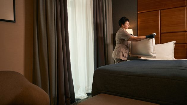 Las ‘kellys’ mayores de 58 años ya tienen una reducción de jornada a 32 horas sin pérdida salarial en MarSenses: “no creo que todo esté permitido para hacer dinero”