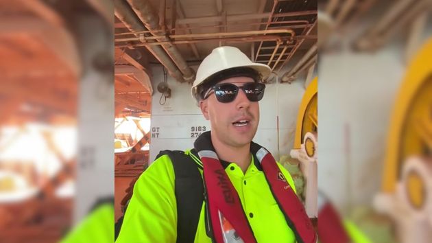 Miguel, 25 años, trabajador en las minas de Australia: “Trabajé 6 meses, donde hacía turnos de 2 semanas en 2 semanas y he ahorrado 21.700 dólares australianos más 750 de fianza de vivienda. Al cambio, son 12.600 euros”