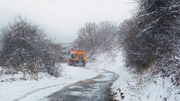 Llega un frente frío a España: la AEMET avisa de lluvias de 15 litros en una hora y posibilidad de nieve a 1.000 metros en estas zonas