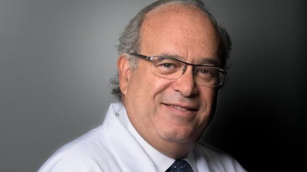 David Khayat, médico oncólogo de la OMS: “30 años de impuestos y prohibiciones no han resuelto el problema del tabaquismo”