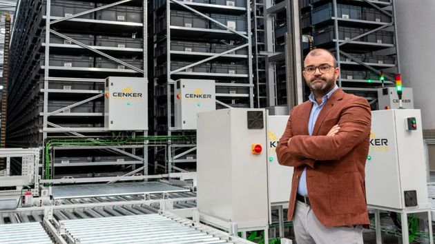 Daniel, empresario con fábricas en China: "Están a otro nivel, allí se crea lo barato y lo más caro"