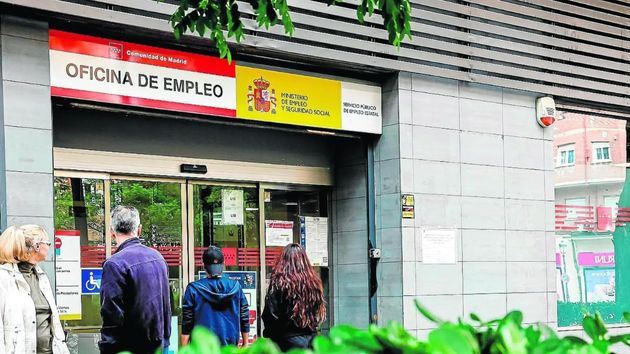 El paro se reduce en noviembre tras el repunte del pasado mes: 18.805 personas desempleadas menos con la cifra más baja de jóvenes parados de la historia