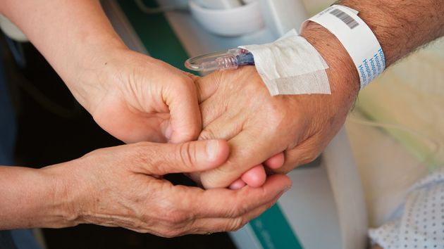 El Supremo lo deja claro: el permiso de 5 días por hospitalización o enfermedad de familiares se disfruta en días laborables