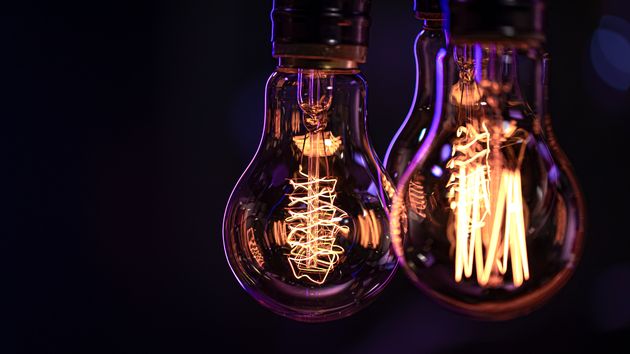 El precio de la luz hoy viernes 5 de diciembre de 2025: las horas más baratas y caras dentro del PVPC