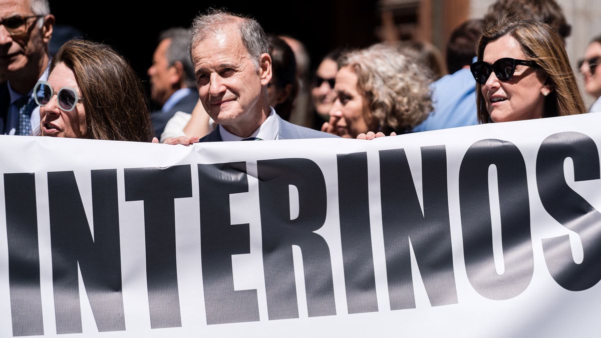 Concentración de interinos frente al Congreso