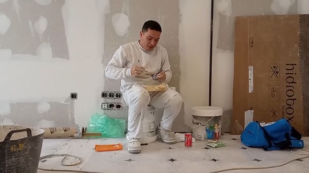 juan manuel comiendo