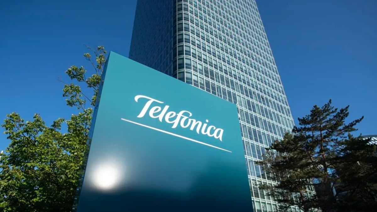 Fachada Telefónica