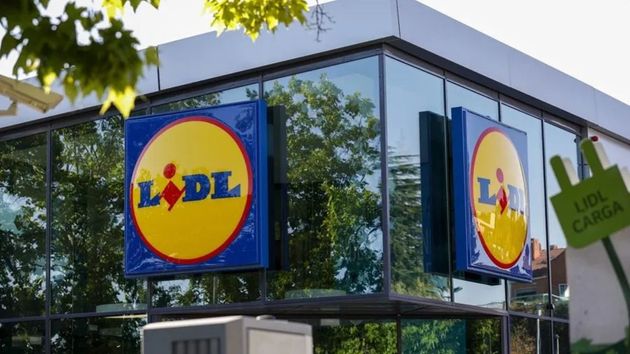 Una empleada de Lidl con más de 20 años de antigüedad es despedida sin indemnización por cerrar la tienda antes de la hora: es procedente