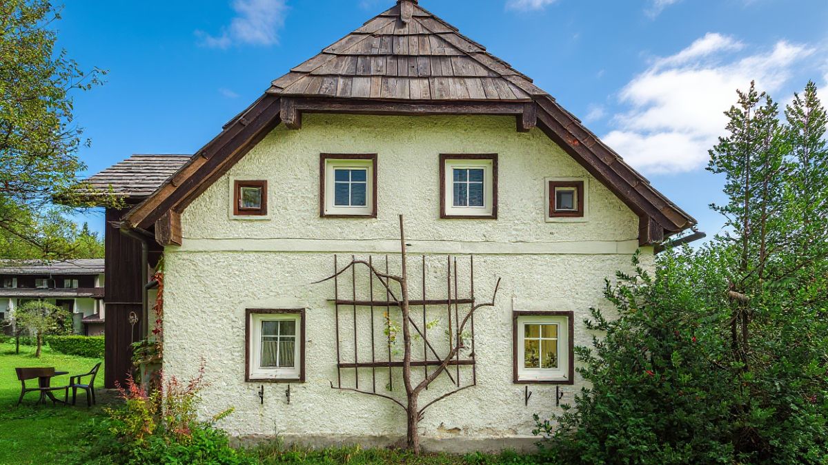Una casa en un terreno