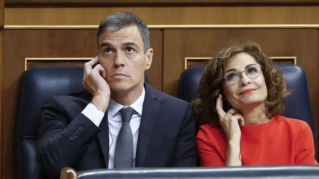 Pedro Sánchez y María Jesús Montero