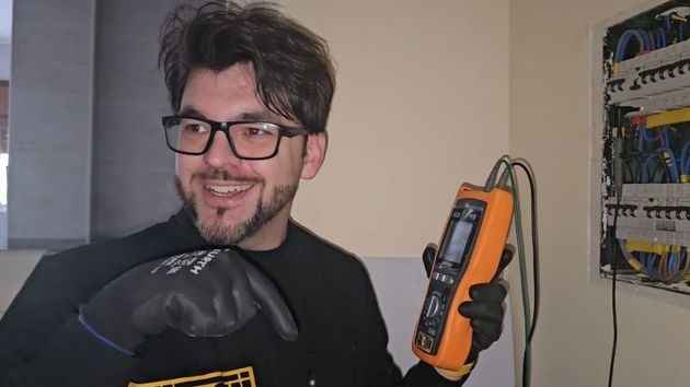 José Luis, electricista