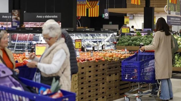 Interior de un supermercado Carrefour