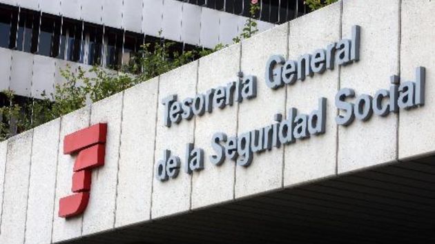 Tres hijos intentan frenar la subasta de una casa que la Seguridad Social embargó a su padre fallecido: la justicia rechaza su recurso porque habían renunciado a la herencia