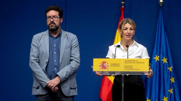 La vicepresidenta segunda y ministra de Trabajo y Economía Social, Yolanda Diaz, y el secretario de Estado de Trabajo, Joaquín Pérez Rey