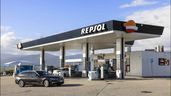una gasolinera de repsol