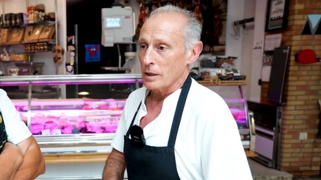 el carnicero durante la entrevista