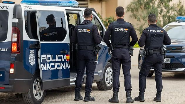 agentes de la policia nacional