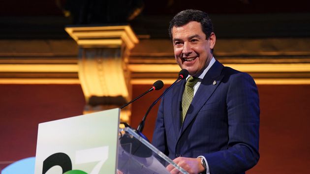 Juanma Moreno Bonilla en el atril