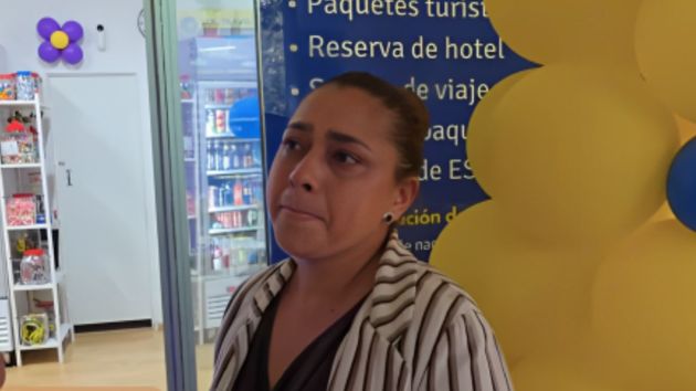 La mujer, explicando su situación personal.