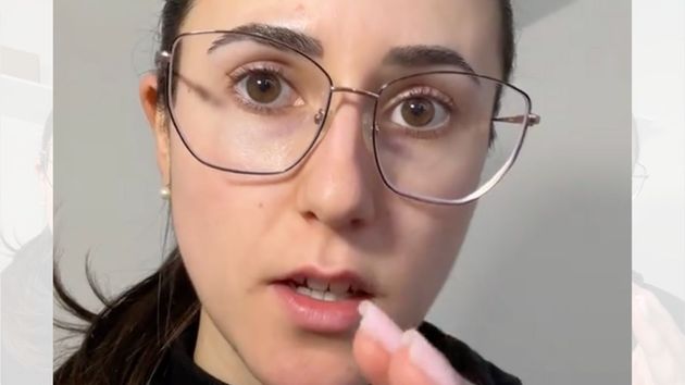 Alba, ama de casa, durante su vídeo