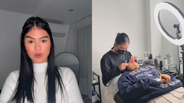 La joven realizando su trabajo a una clienta.