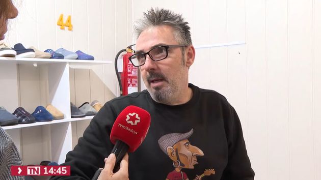 Paco en su zapatería