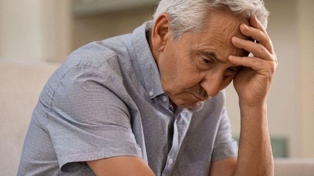 Miguel Ángel (72 años), jubilado con una pensión de más de 2.000 euros, comparte piso por los precios del alquiler