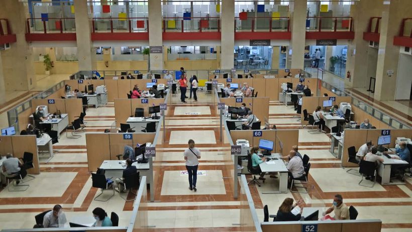España bate un nuevo récord de funcionarios y ya superan a los autónomos en 350.000