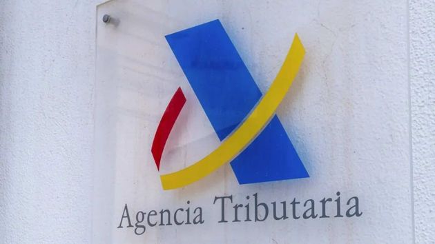 Logotipo fachada de una oficina de la Agencia Tributaria