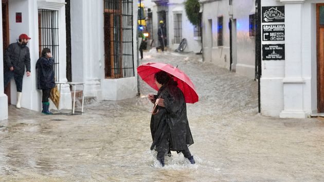 vecina grazalema calle inundada