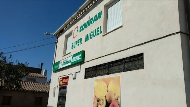 Miguel y Antonia, se jubilan y cerrarán el único supermercado de un pueblo de Almería: "Estamos intentando que alguien se lo quede, no pierdo la esperanza"