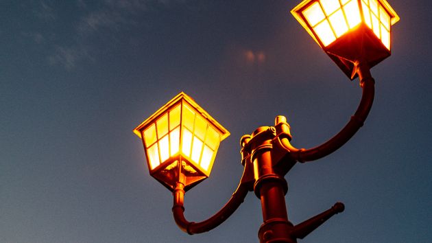 l precio de la luz del viernes 13 de febrero por horas: las horas más baratas y caras en el mercado mayorista