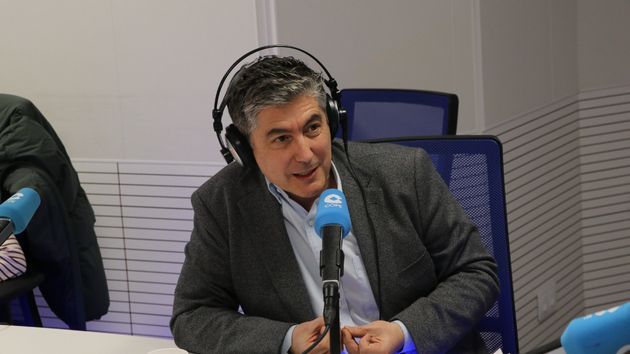 Fernando Trías de Bes, economista: "Si tienes 20.000 euros y quieres invertir 10.000 en oro no lo hagas"