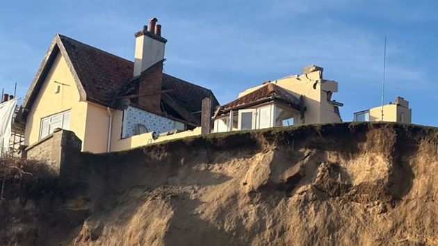 la pripiedad siendo demolida