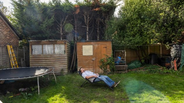 El hombre en su jardín