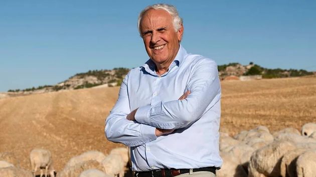 César Reales en el campo