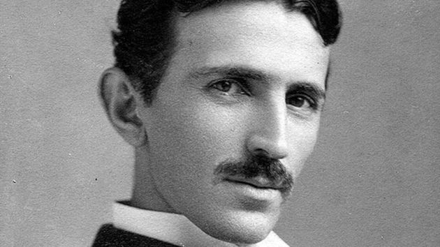 Nikola Tesla, científico: "Si quieres entender el Universo piensa en energía, frecuencia y vibración"