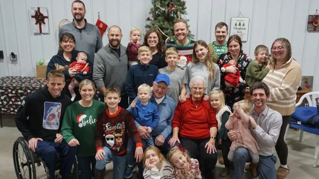 La familia en una de sus fiestas