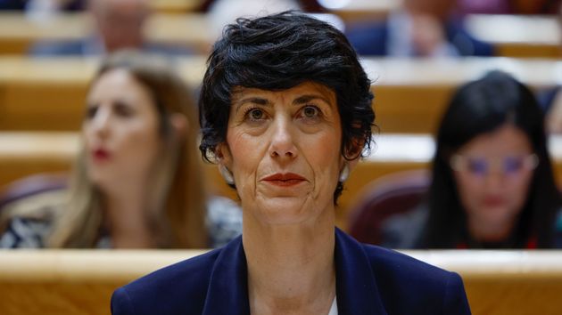 La ministra de Seguridad Social, Elma Saiz, durante una sesión de control en el Senado