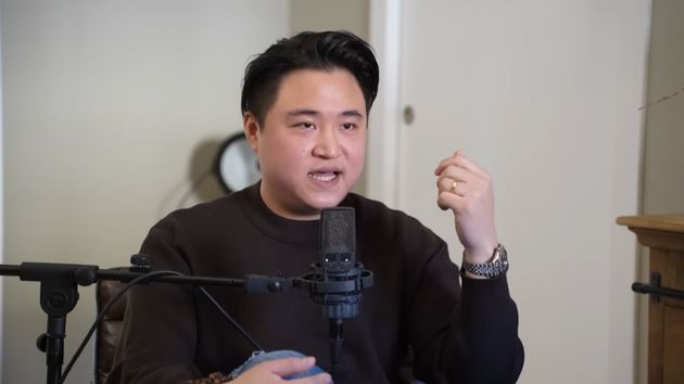 El empresario de origen chino explicando su situación.