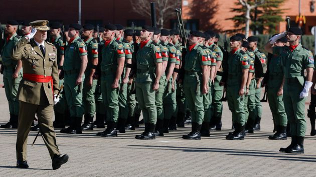 unos soldados formando