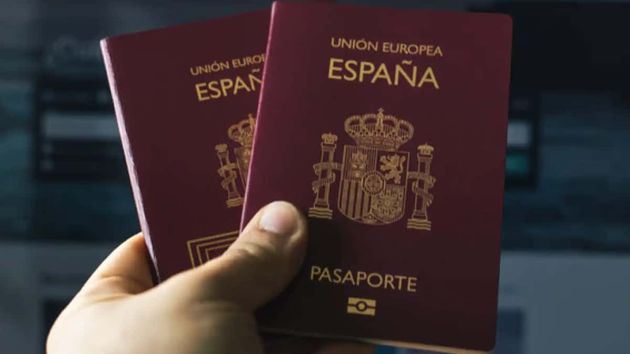 Una marroquí que vive en España desde 2007, tiene 2 hijos nacidos aquí y trabajo legal no logra la nacionalidad española por no saber español, a pesar de ser “analfabeta”