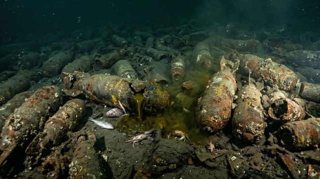 Recreación de bombas bajo el mar