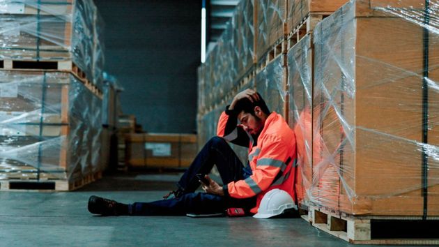 Trabajador centro logístico