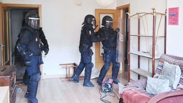 Actuación policial en una vivienda okupada