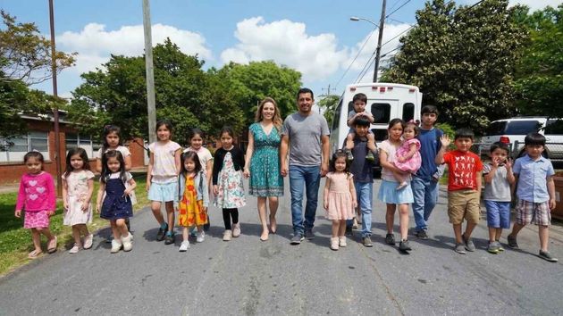 la familia hernandez paseando