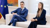 El presidente del Gobierno, Pedro Sánchez, y la portavoz de Junts, Miriam Nogueras