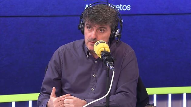 un ingeniero industrial en una entrevista